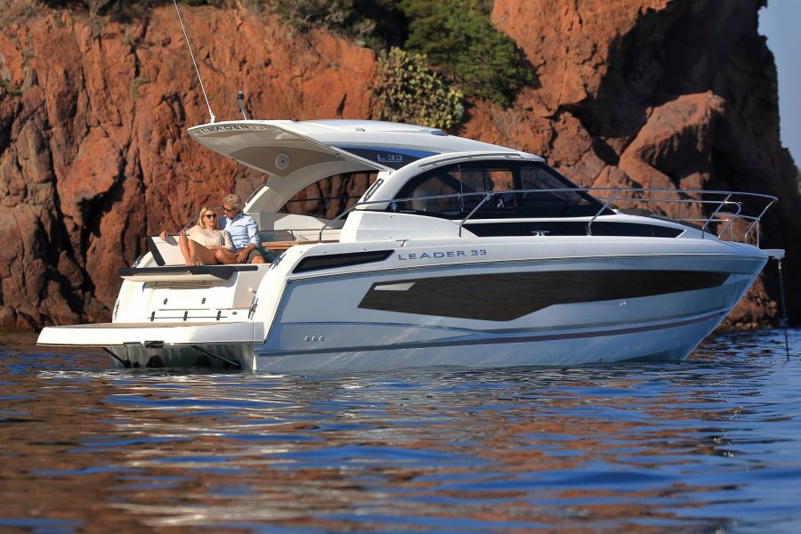 Jeanneau Leader 33 sports cruiser