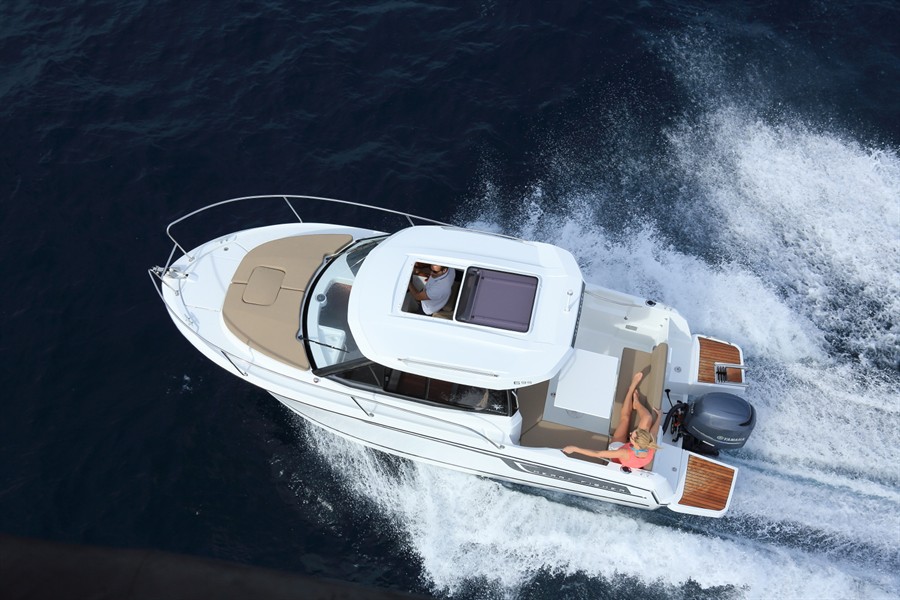 Jeanneau Merry Fisher 695 - overhead view