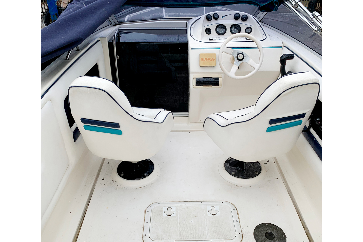 Fletcher Sportscruiser 18 GTS - helm and copilot seat