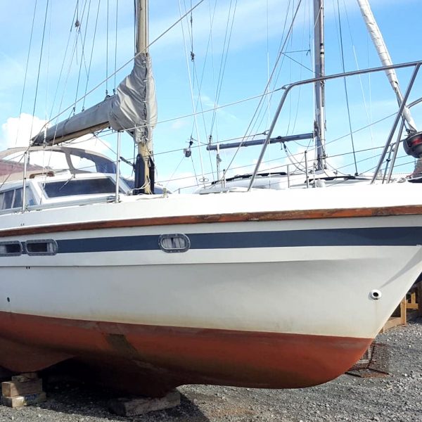 Southerly 28 lifting keel yacht