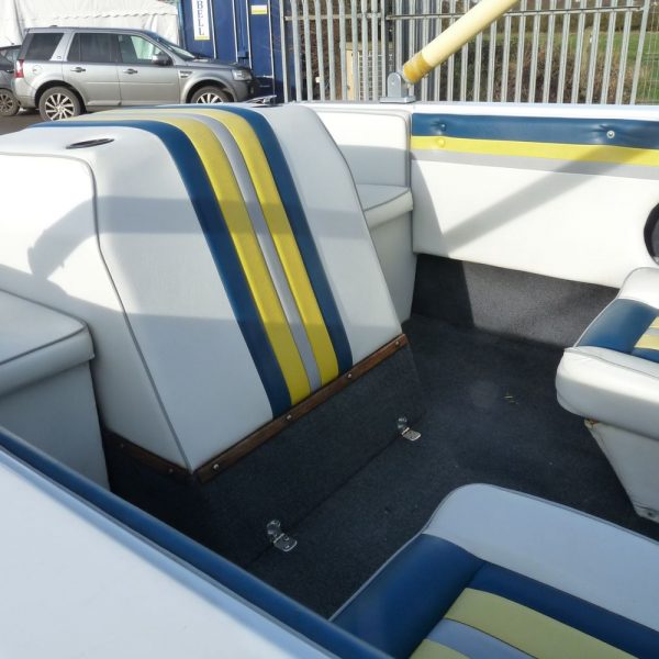 Invader 55 - Bow Rider Sportsboat - engine cover and quarter seats