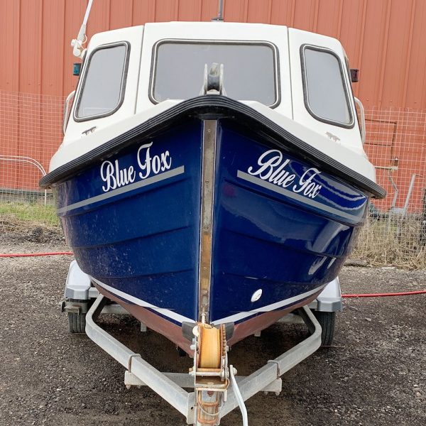 Orkney 520 fishing boat - bow