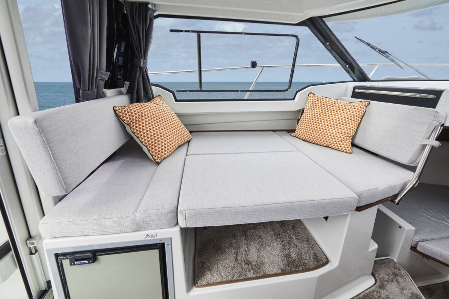 Jeanneau Merry Fisher 795 (high spec #1) - saloon converts to berth