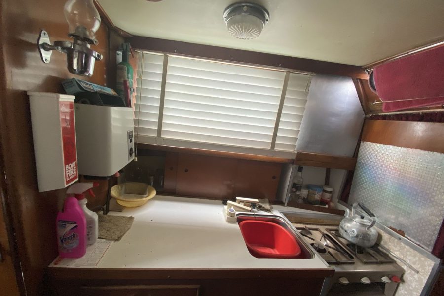 Dutch Steel Boat - galley with sink