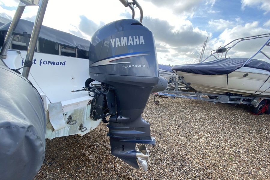 Ribeye 650 - Yamaha 150hp outboard - side view