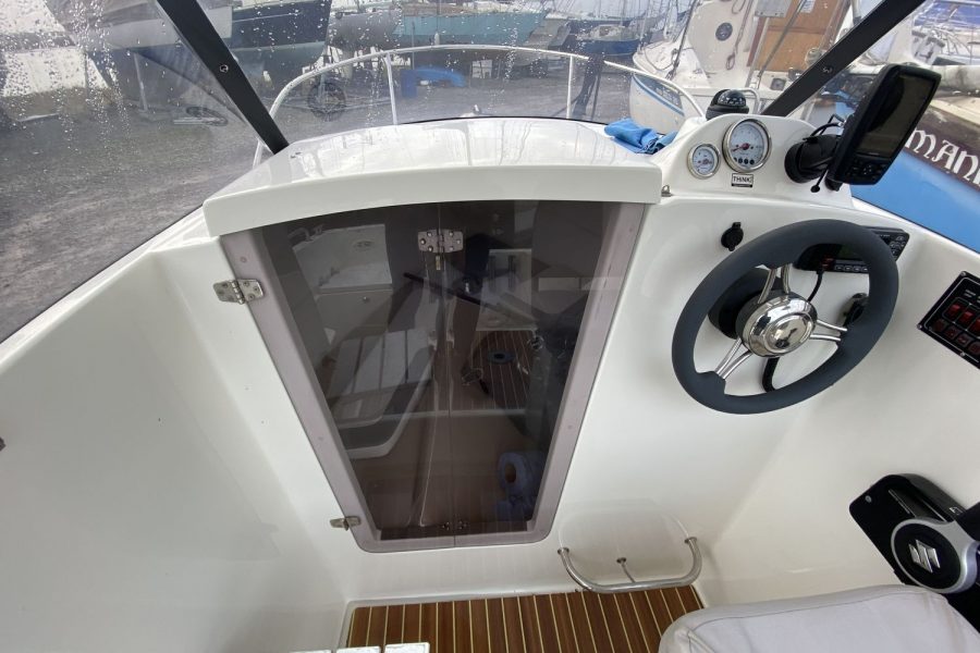 Spectrum 480 pilothouse fishing boat - cabin door