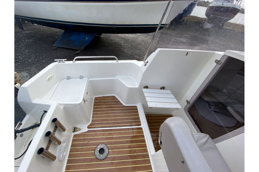 Spectrum 480 pilothouse fishing boat - cockpit towards port side