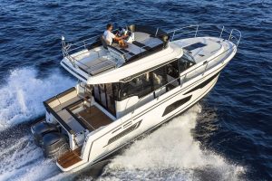 Jeanneau Merry Fisher 1095 Flybridge – with must have options