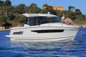 Jeanneau Merry Fisher 895 Offshore – with must have options