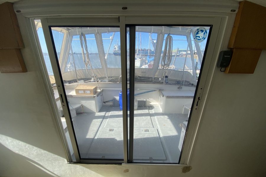 Outremer-40-Catamaran-patio-doors