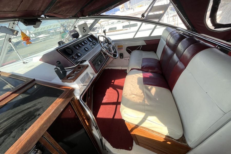 SeaRay-268-Happy-Hours-seating