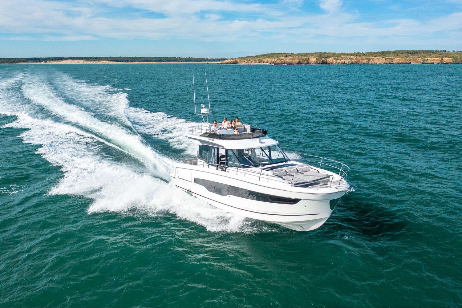 Jeanneau Merry Fisher 1295 Flybridge | boats for sale | Morgan Marine