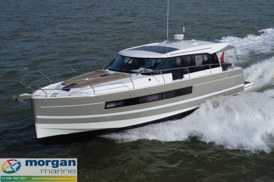 Jeanneau NC 14 - action