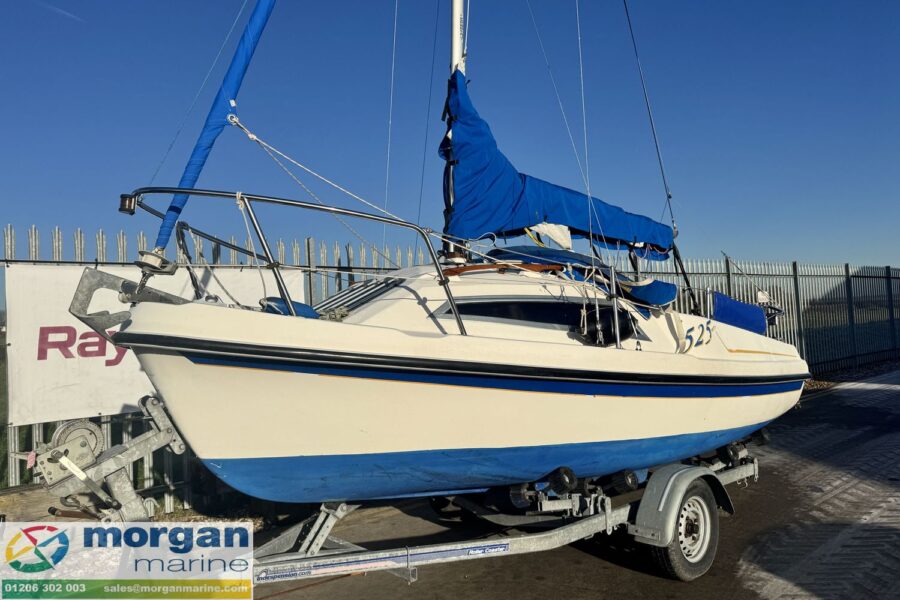 Eagle 525 lifting keel yacht