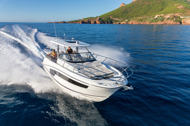 Jeanneau Boats