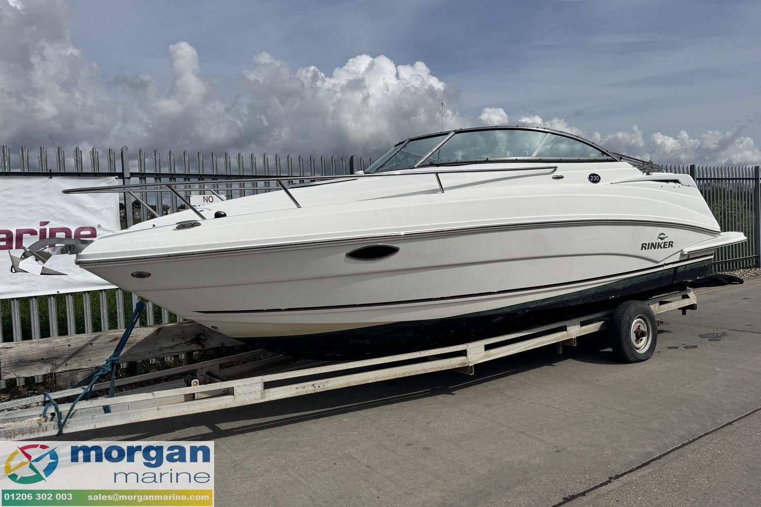 Rinker 230 - bow view