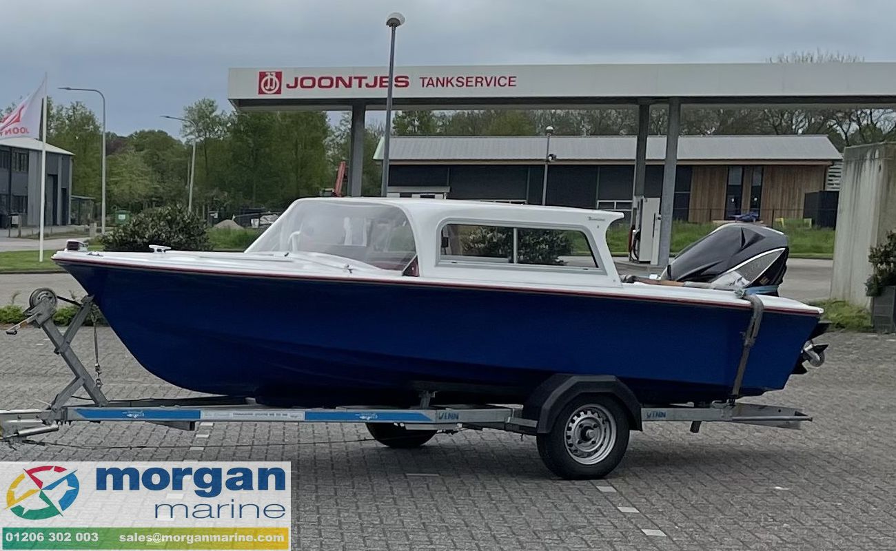 Classic 1963 Healey Marine Corvette
