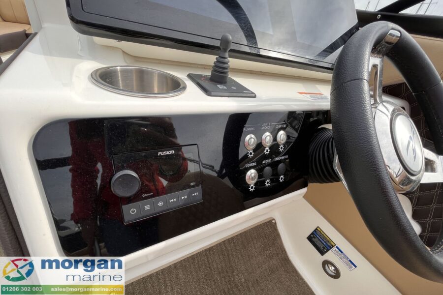 Sea Ray 250 SLX