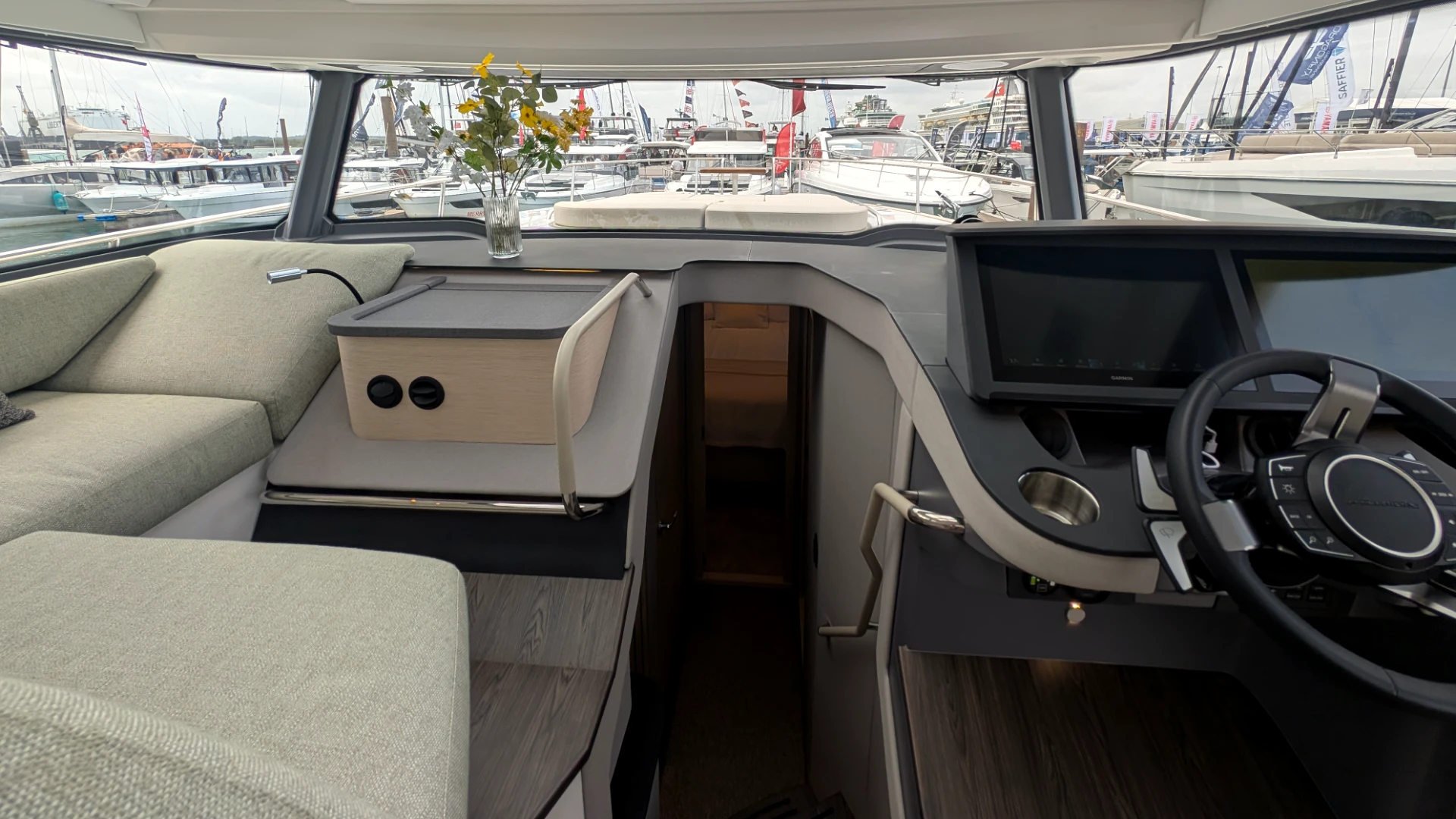 Nimbus 495 Flybridge - 22