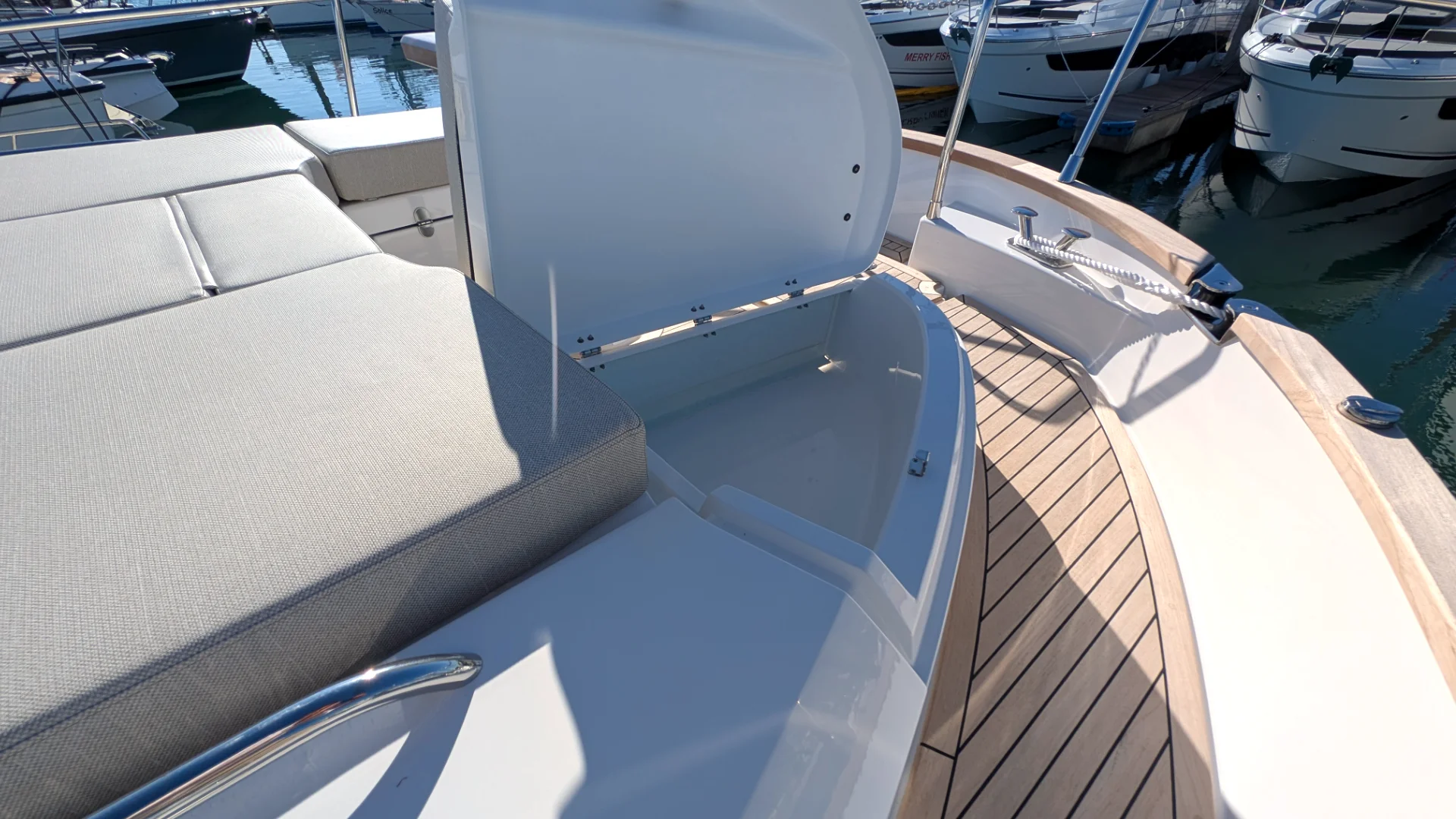 Nimbus 495 Flybridge - 48