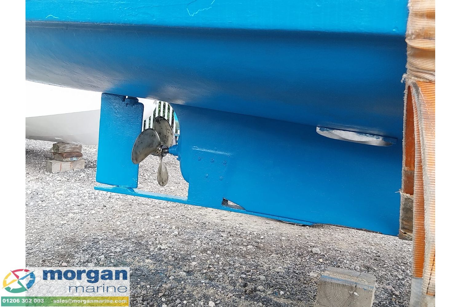 Aquastar 27 aft cabin