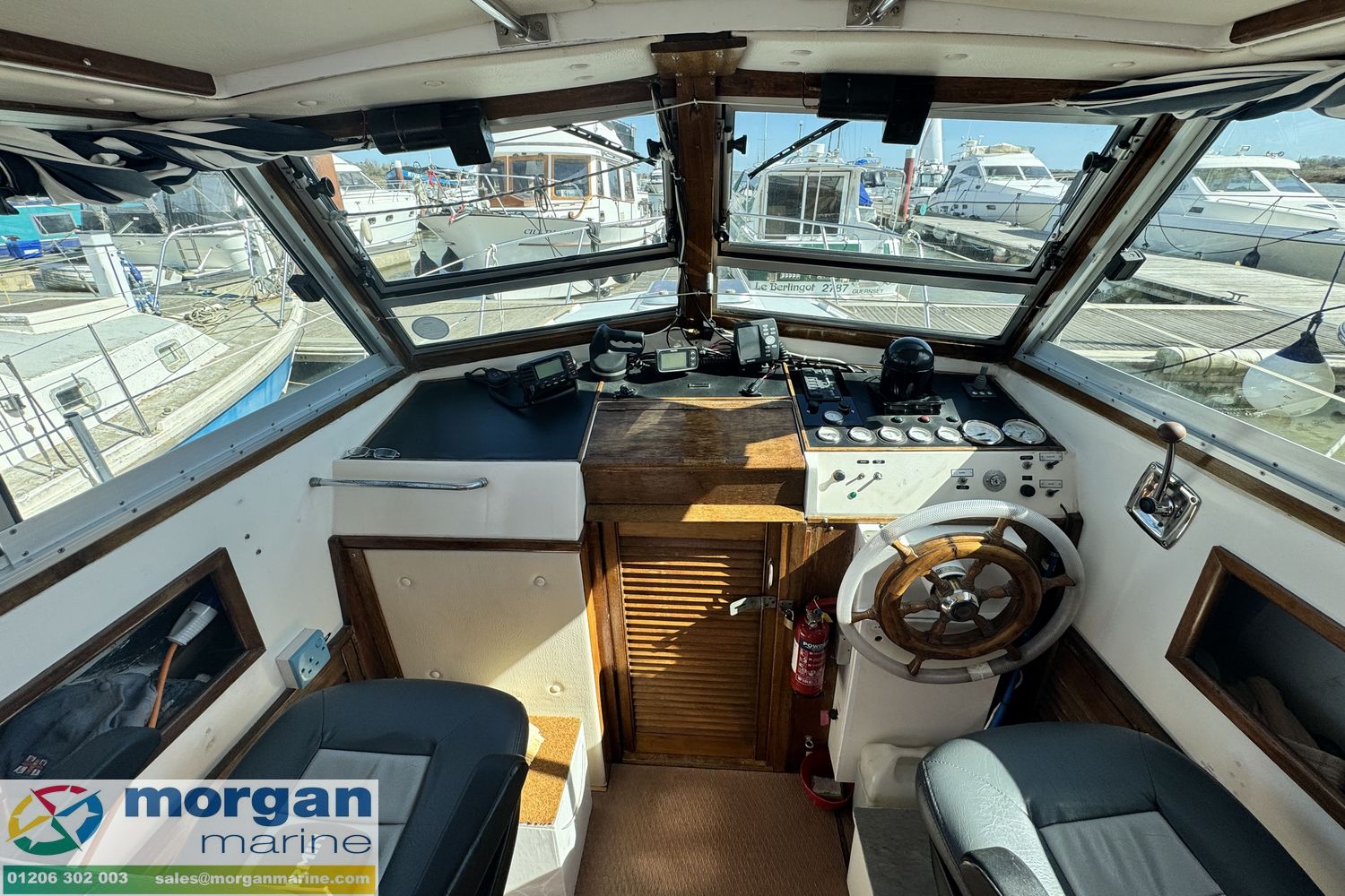 Aquastar 27 aft cabin
