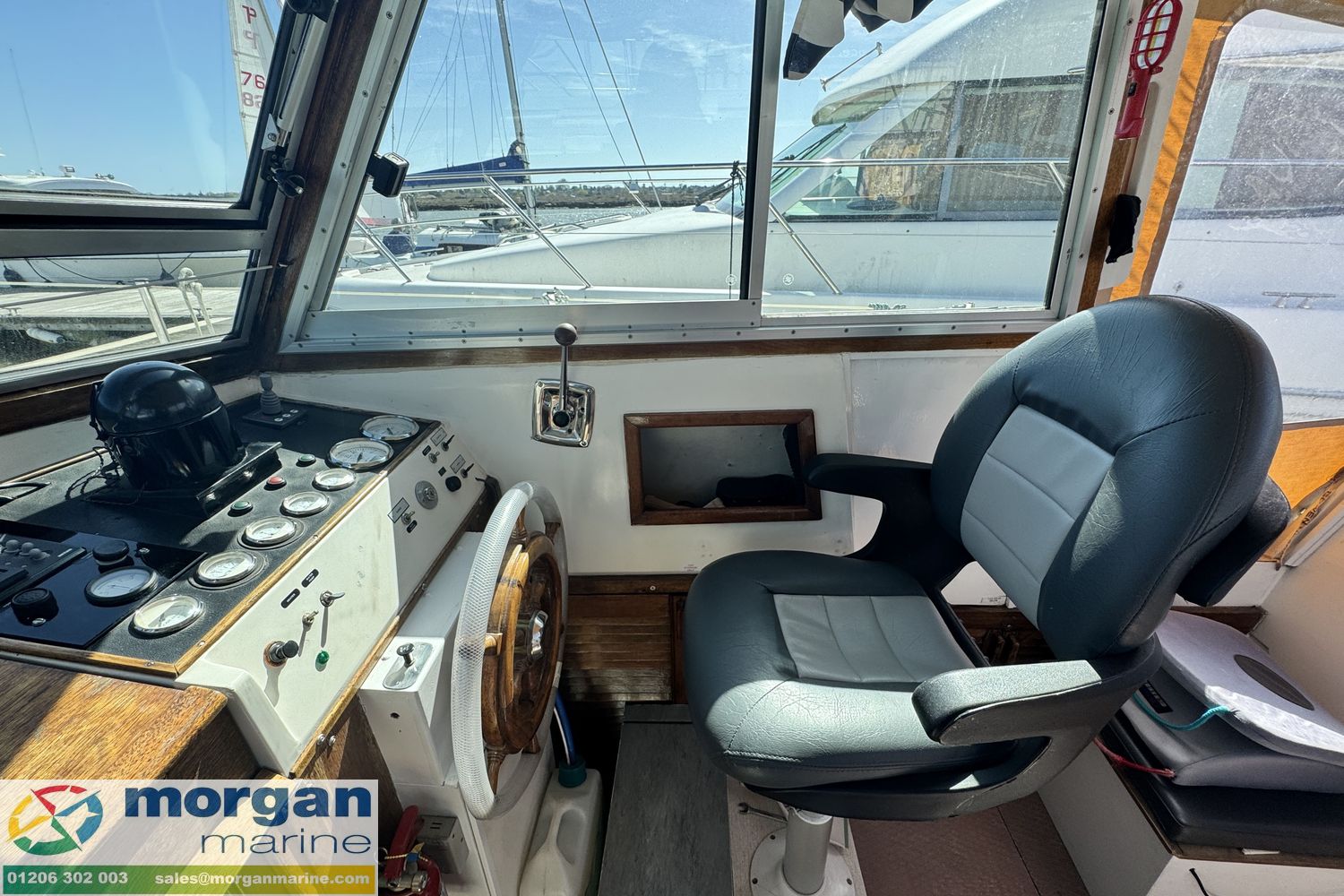 Aquastar 27 aft cabin