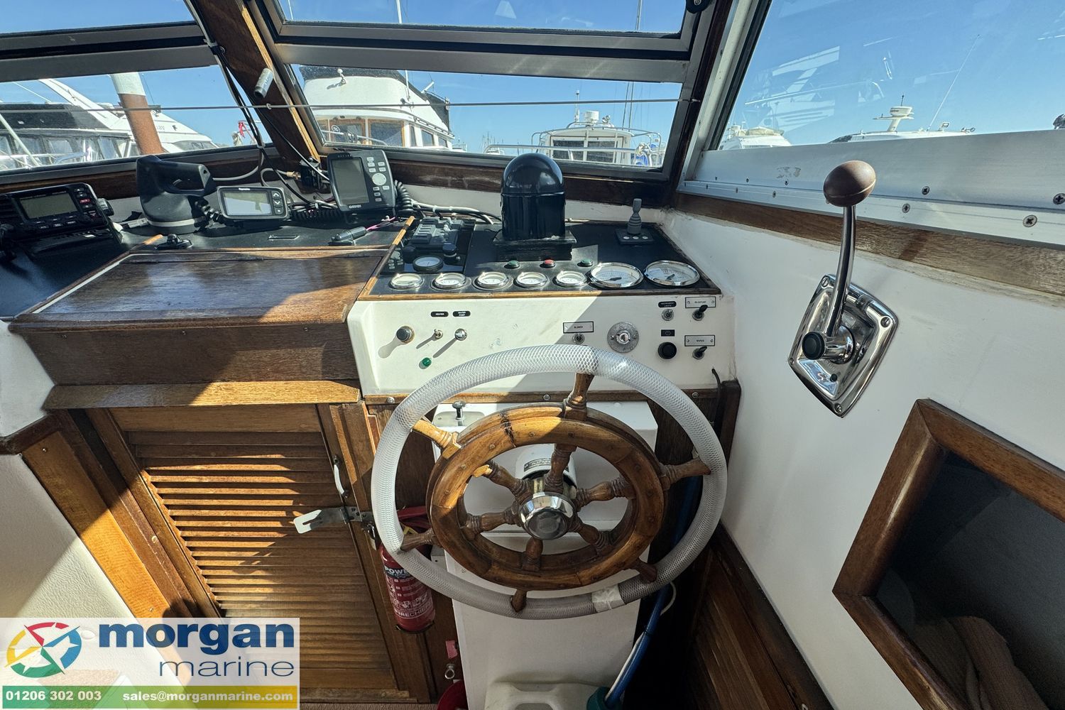 Aquastar 27 aft cabin