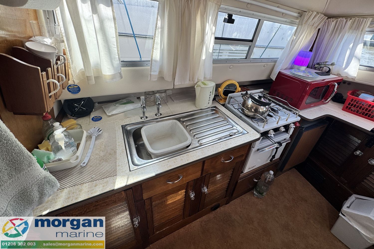 Aquastar 27 aft cabin