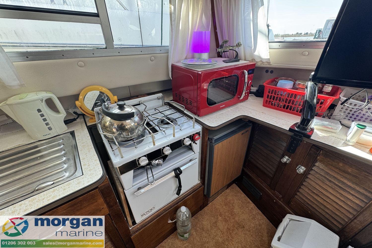 Aquastar 27 aft cabin