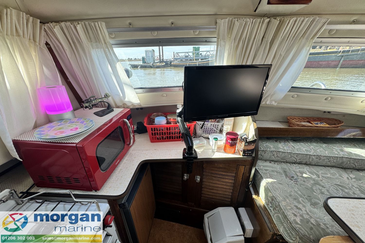 Aquastar 27 aft cabin