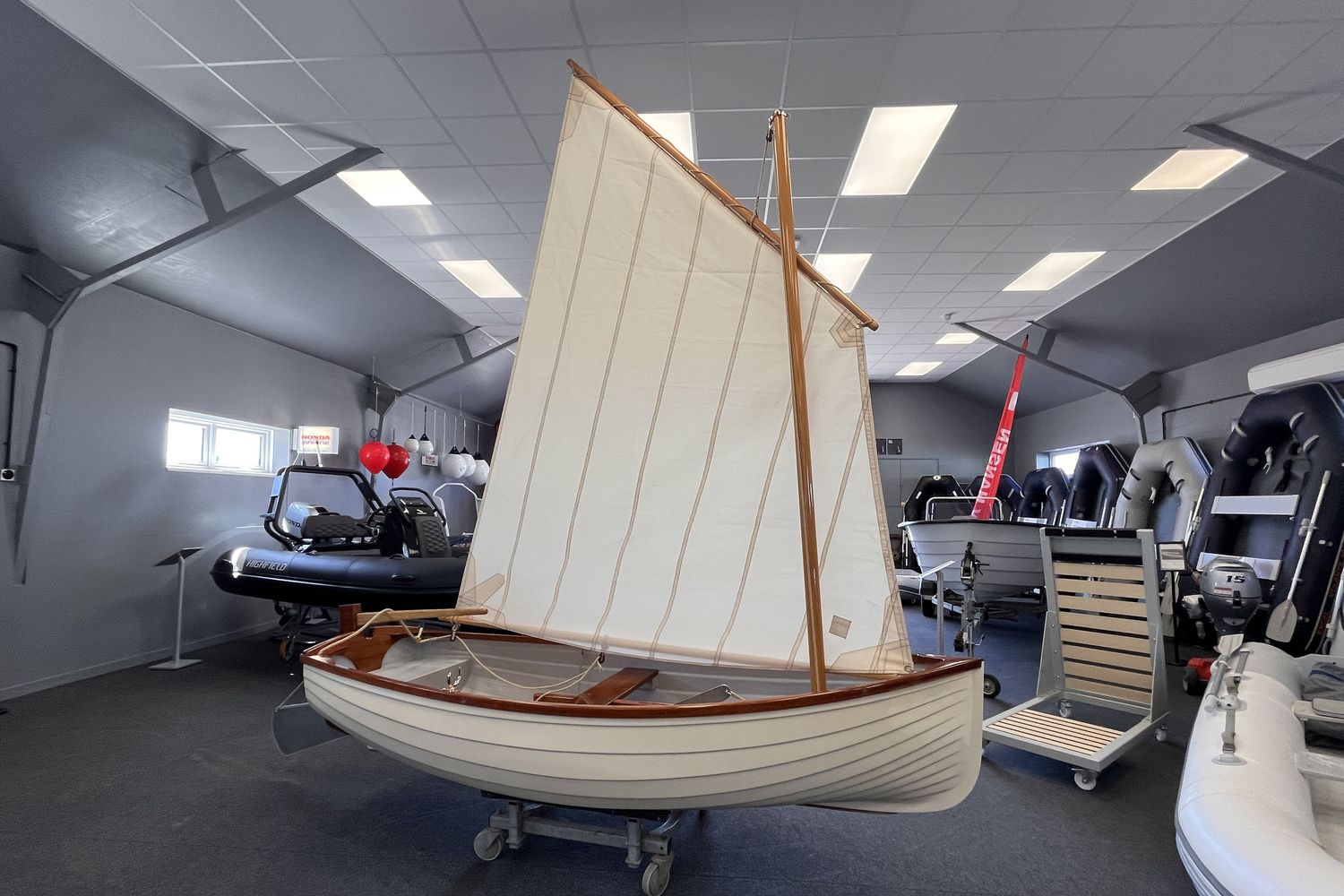 Classic sailing Dinghy