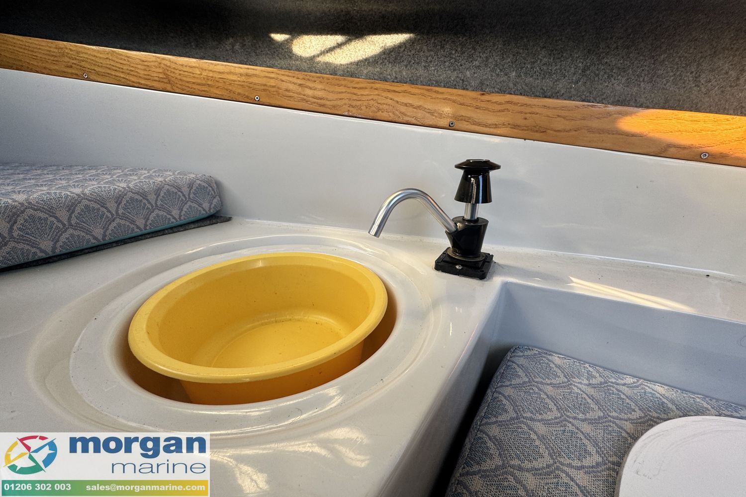 Eagle 525 lifting keel yacht