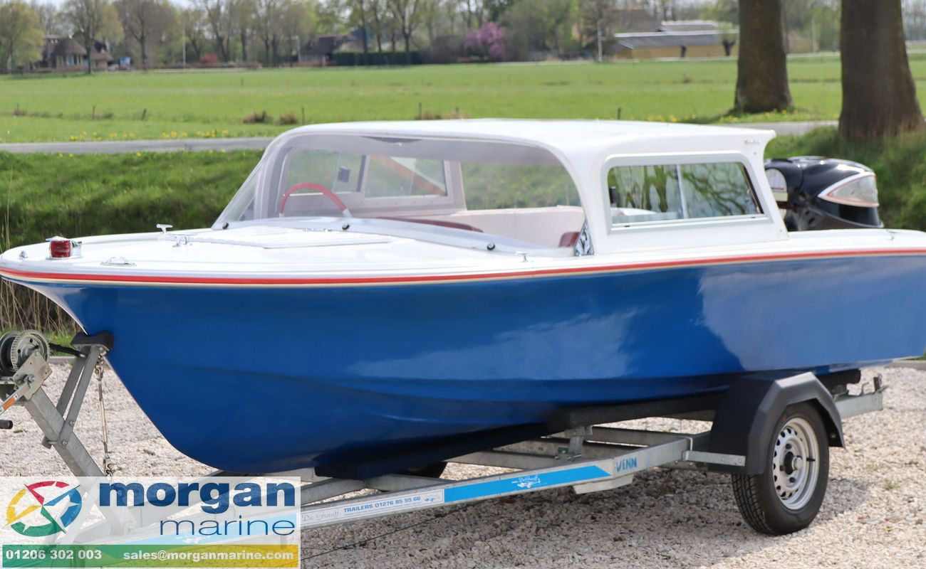Classic 1963 Healey Marine Corvette