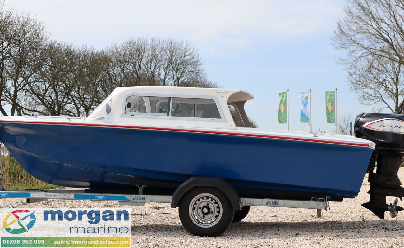 Classic 1963 Healey Marine Corvette