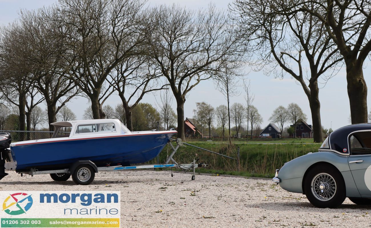 Classic 1963 Healey Marine Corvette