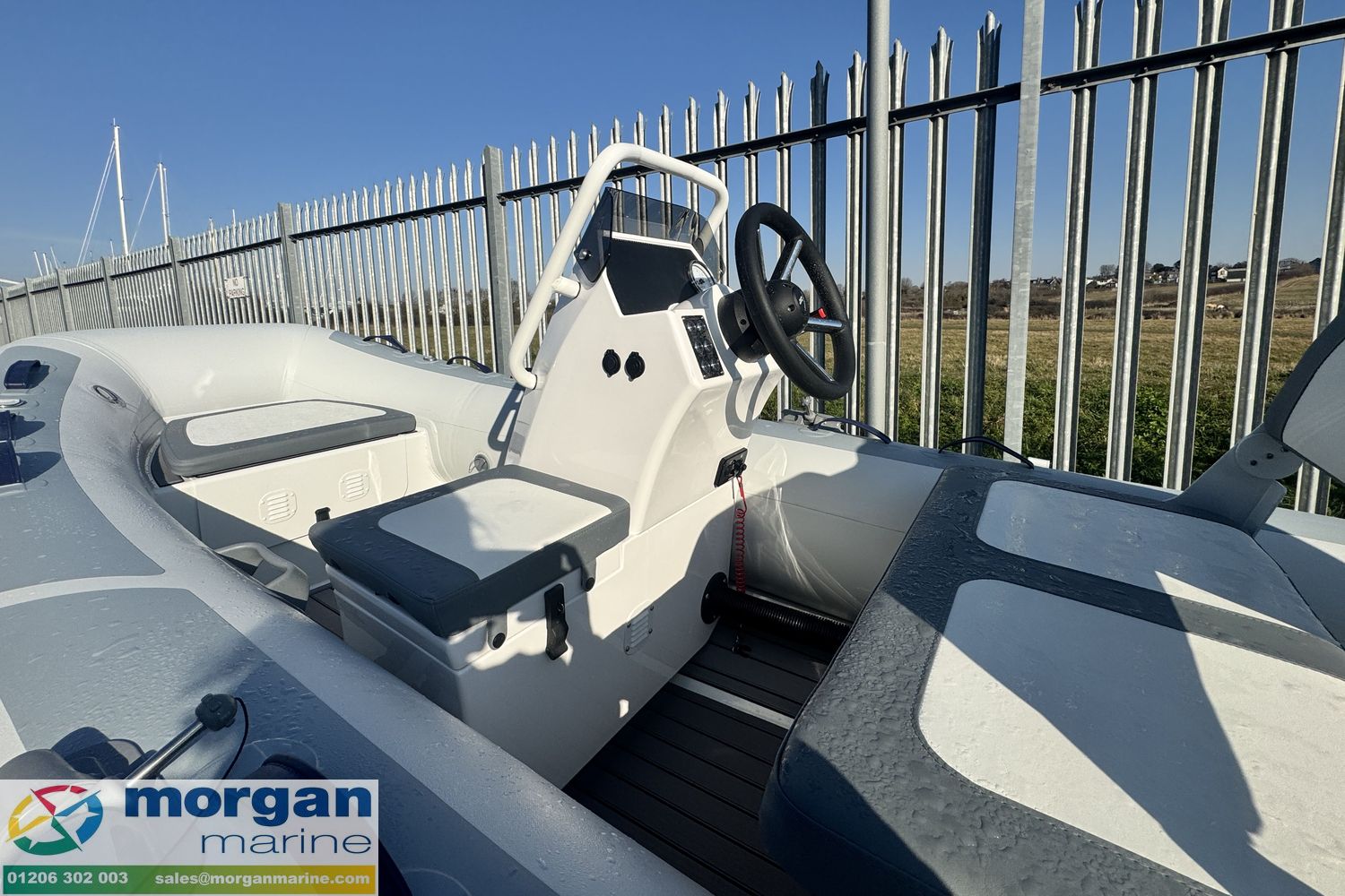 Highfield CL 380 – GT console with Suzuki DF30 ATS