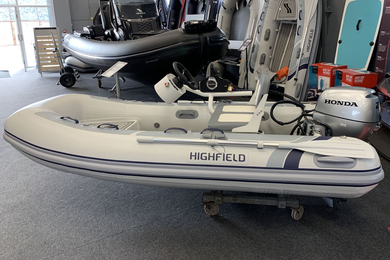 Highfield CL 310 – FCT console with Honda BF20 SRU