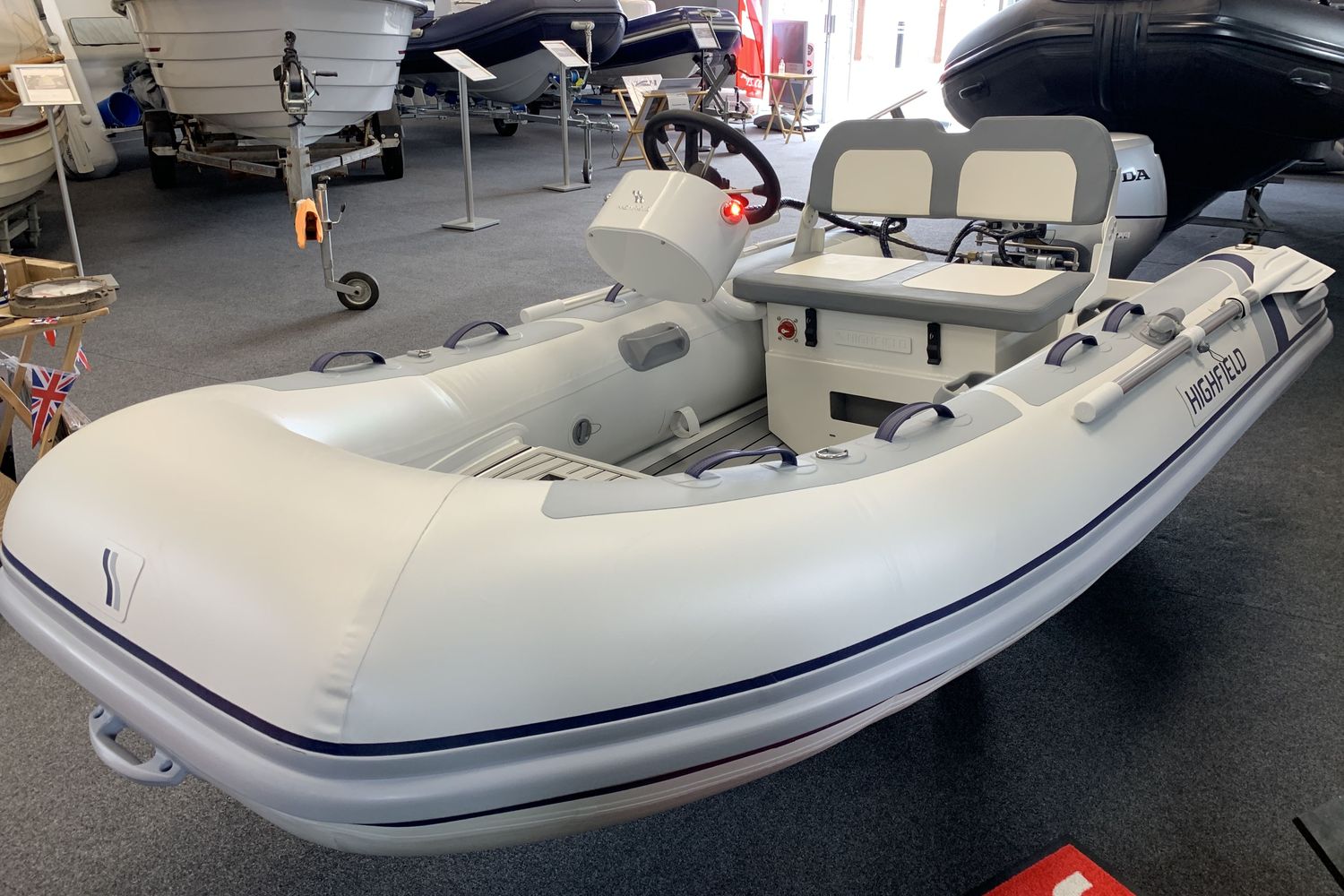 Highfield CL 310 – FCT console with Honda BF20 SRU