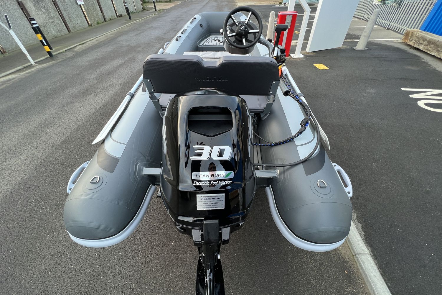 Highfield CL 380 – FCT console with Suzuki DF30 ATS