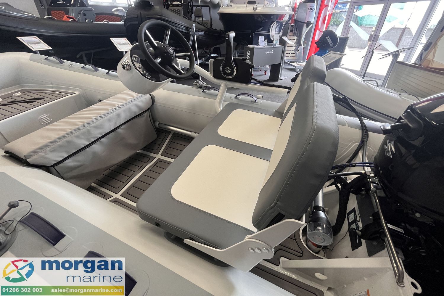 Highfield CL 380 – FCT console with Suzuki DF30 ATS
