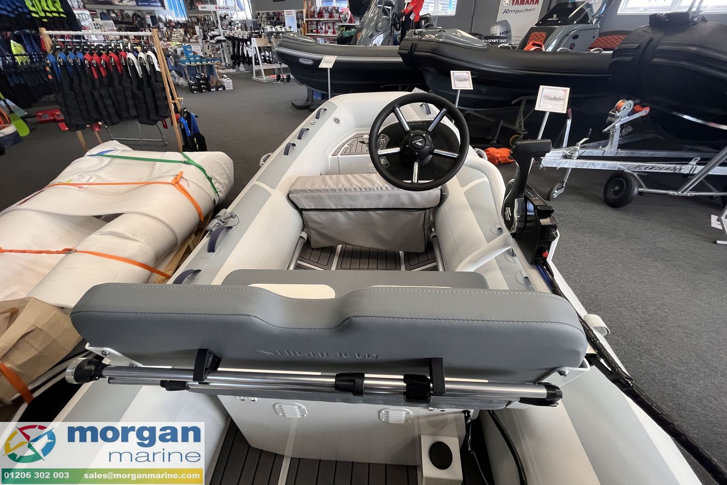 Highfield CL 380 – FCT console with Suzuki DF30 ATS
