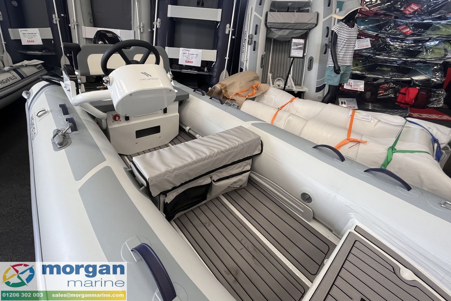 Highfield CL 380 – FCT console with Suzuki DF30 ATS
