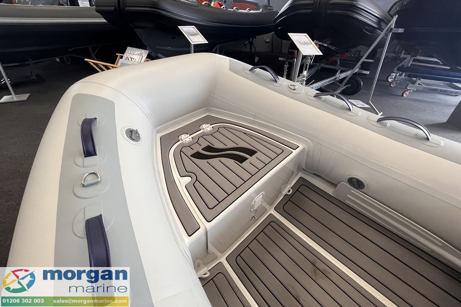 Highfield CL 380 – FCT console with Suzuki DF30 ATS