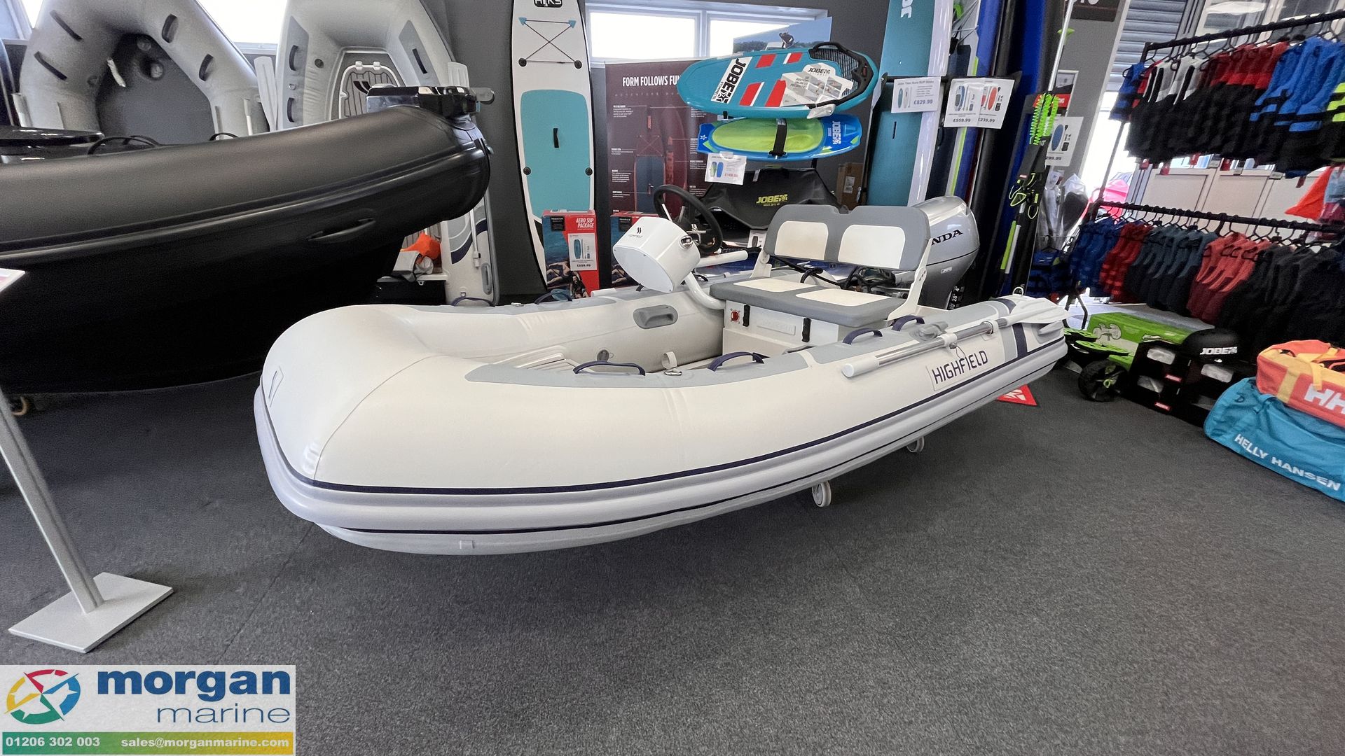 Highfield CL 310 – FCT console with Honda BF20 SRU - 3