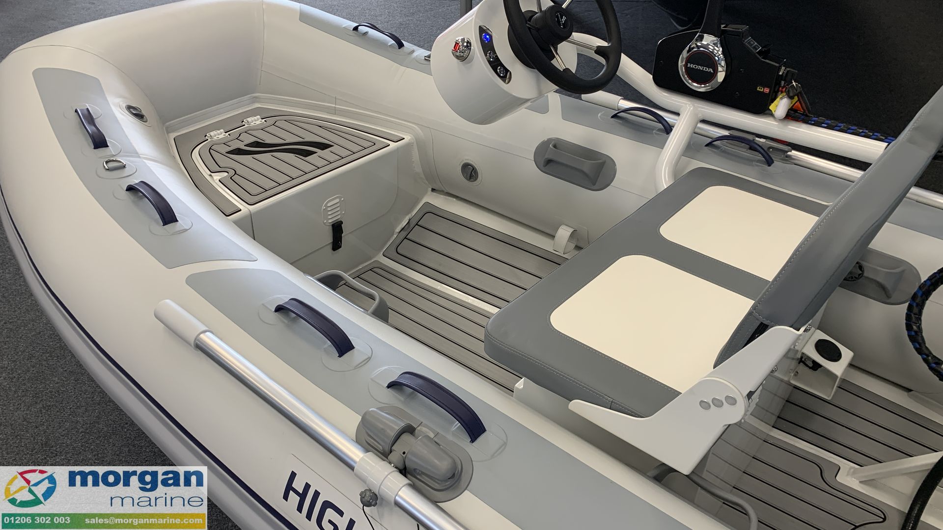 Highfield CL 310 – FCT console with Honda BF20 SRU - 7