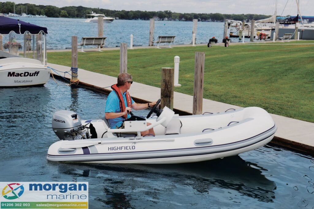 Highfield CL 340 – FCT console with Honda BF20 SRU