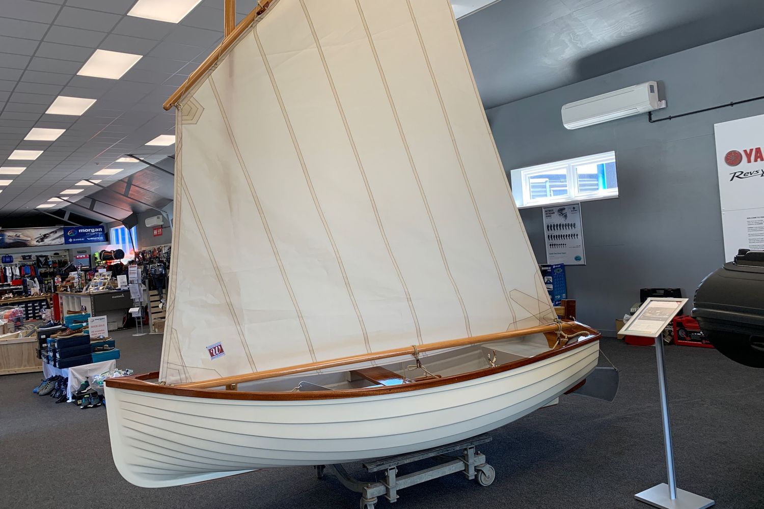 Classic sailing Dinghy