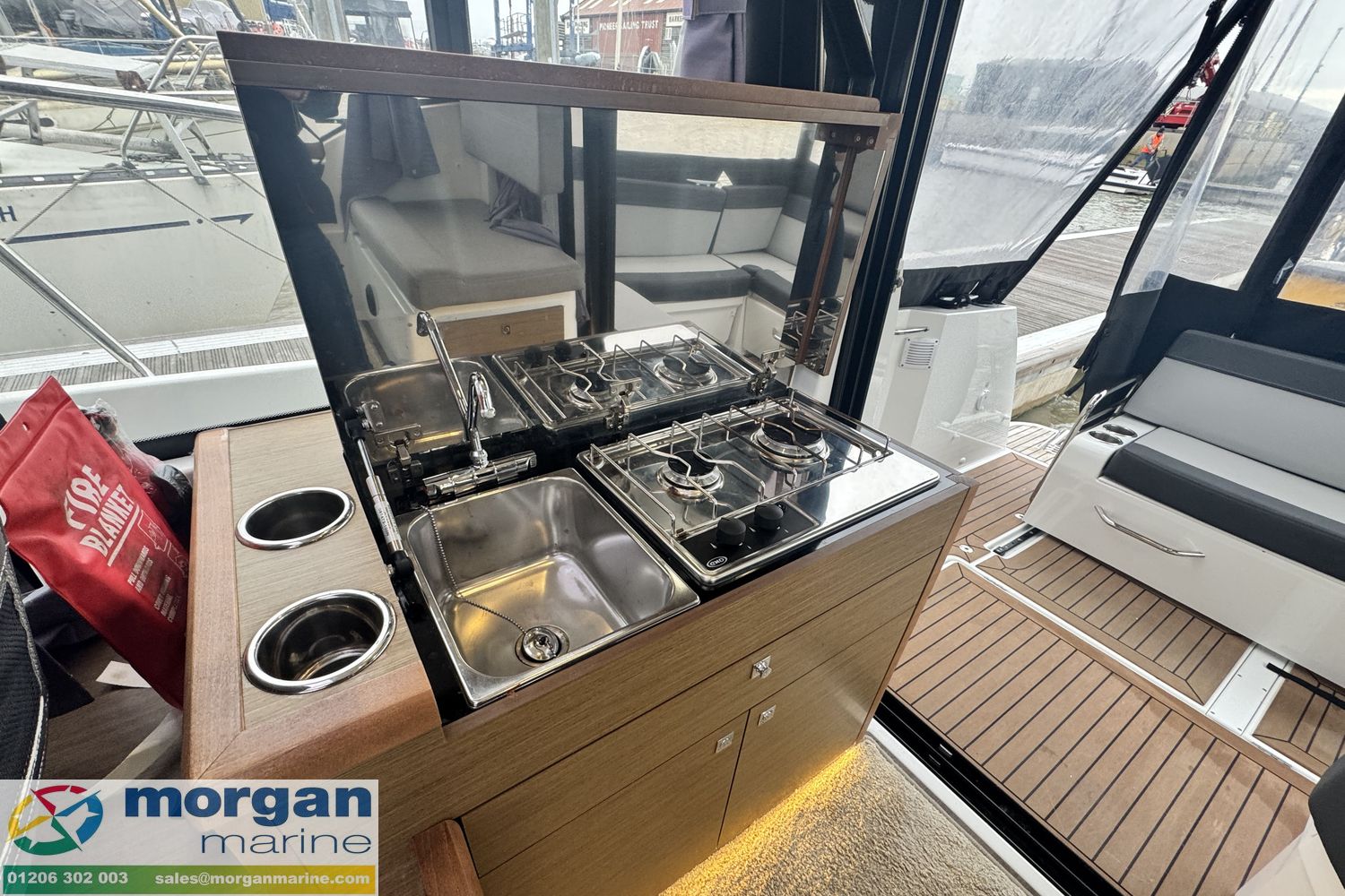 Jeanneau Merry Fisher 895