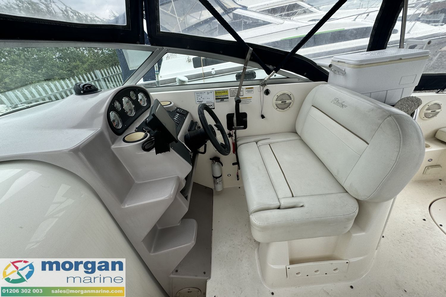 Rinker fiesta vee 250